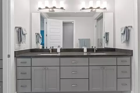 Bath - 4506 Progress St, Austin, TX 78731 photo 2 of 7