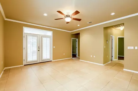 310 Crockett Loop, Georgetown, TX 78633 photo 9