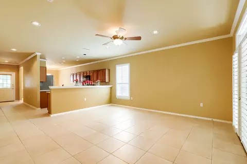 310 Crockett Loop, Georgetown, TX 78633 photo 8