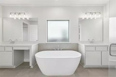 Bath - 548 River Overlook Rd, Georgetown, TX 78628 photo 2 of 6