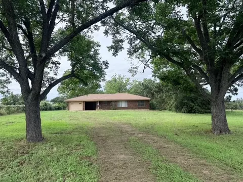 1250 Fm 112, Lexington, TX 78947