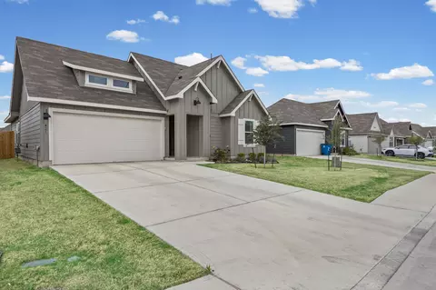 Exterior - 421 Lancebill Dr, Lockhart, TX 78644 photo 2 of 3