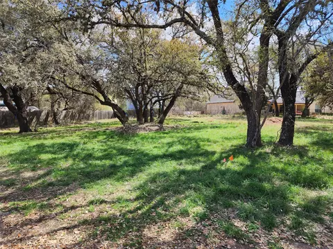 424 Coventry Rd, Spicewood, TX 78669
