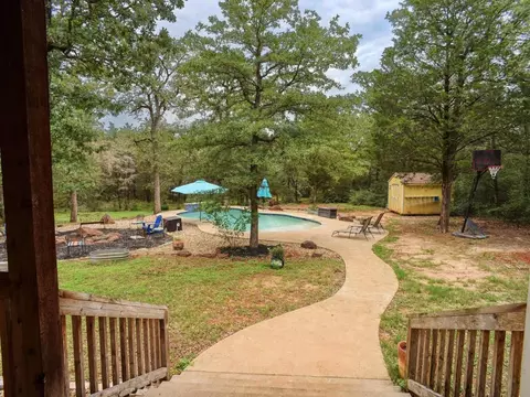 247 Campfire Way, Smithville, TX 78957