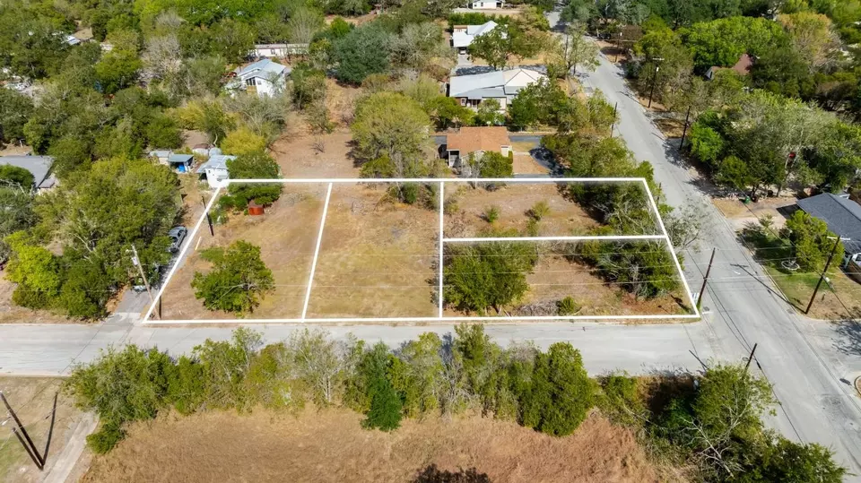  901 N Blanco St, Lockhart, TX 78644 photo 5