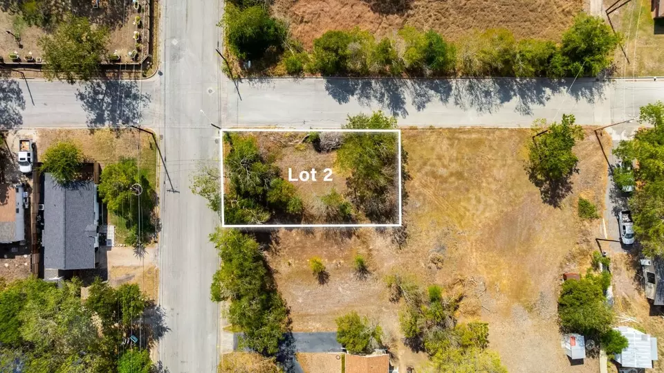  901 N Blanco St, Lockhart, TX 78644 photo 2