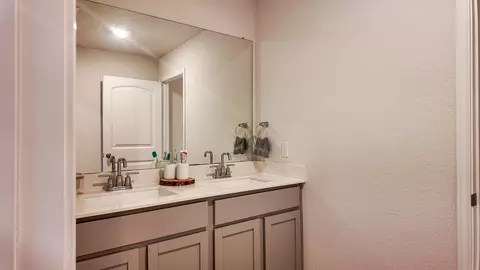 Bath - 110 Loon Dr, Bastrop, TX 78602 photo 3 of 7