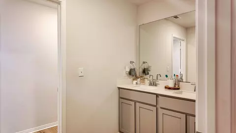 Bath - 110 Loon Dr, Bastrop, TX 78602 photo 6 of 7