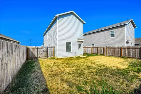 Exterior - 591 Commander Abbott Dr, Jarrell, TX 76537 photo 4 of 8