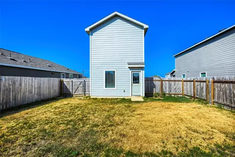 Exterior - 591 Commander Abbott Dr, Jarrell, TX 76537 photo 3 of 8