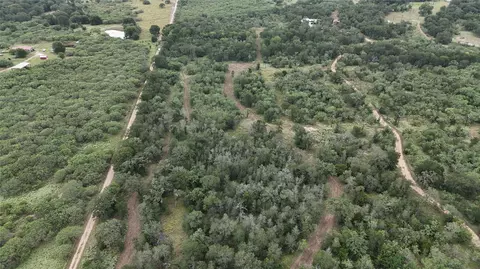 650 Coastal Ln, Luling, TX 78648 photo 2