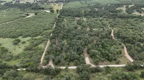 650 Coastal Ln, Luling, TX 78648 photo 3