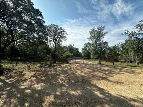650 Coastal Ln, Luling, TX 78648 photo 14