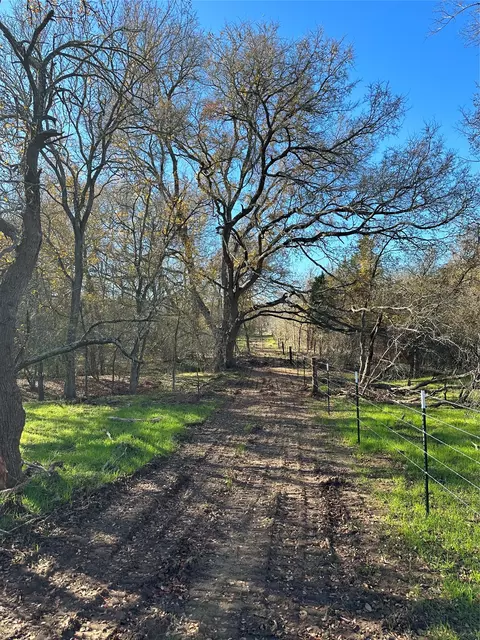 650 Coastal Ln, Luling, TX 78648 photo 24