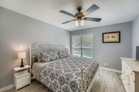 1121 Stoneoak Ln, Austin, TX 78745