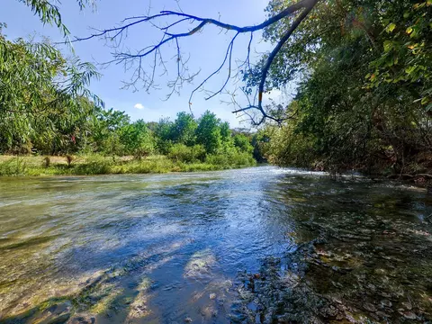 5400 Gander Slough Rd, Kingsbury, TX 78638