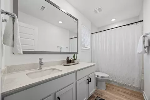 Bath - 2408 Bravo Pass, Leander, TX 78641 photo 4 of 4