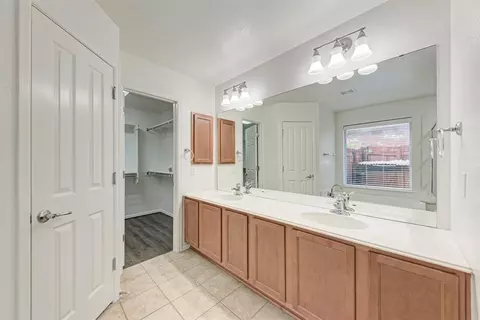 Bath - 412 Golden Eagle Ln, Leander, TX 78641 photo 1 of 3