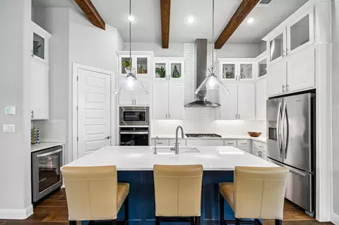 360 Mendocino Ln, Austin, TX 78737