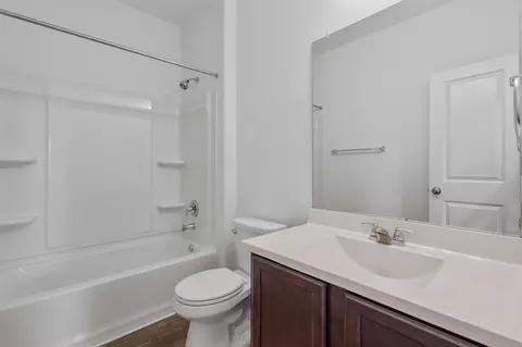 Bath - 791 Circle Way, Jarrell, TX 76537 photo 3 of 4