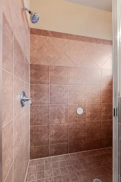 Bath - 408 Copper Ridge Loop, Temple, TX 76502 photo 2 of 5