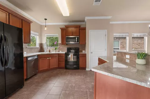 Kitchen - 408 Copper Ridge Loop, Temple, TX 76502 photo 1 of 3