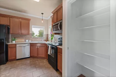 Kitchen - 408 Copper Ridge Loop, Temple, TX 76502 photo 3 of 3