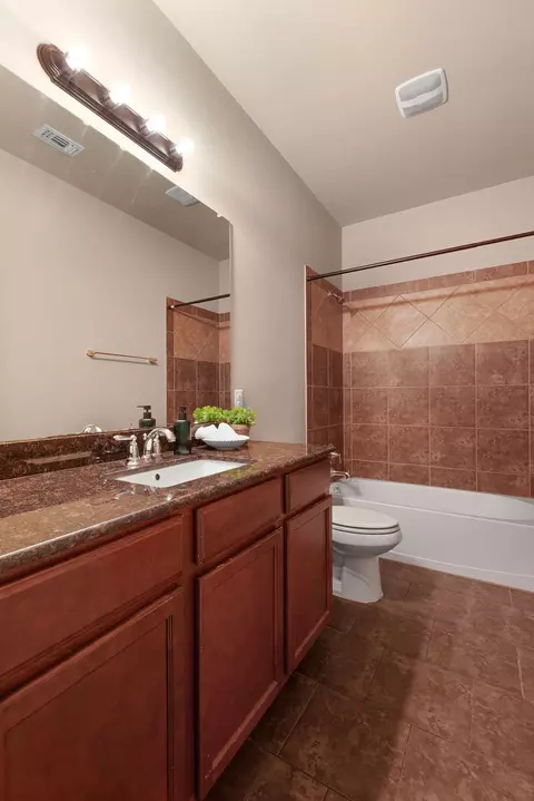 Bath - 408 Copper Ridge Loop, Temple, TX 76502 photo 4 of 5