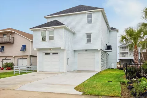 430 Amanda Cir, Galveston, TX 77554