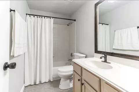 Bath - 156 Keystone Loop, Kyle, TX 78640 photo 1 of 2