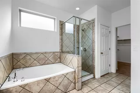 Bath - 421 La Joya Pass, Leander, TX 78641 photo 3 of 4