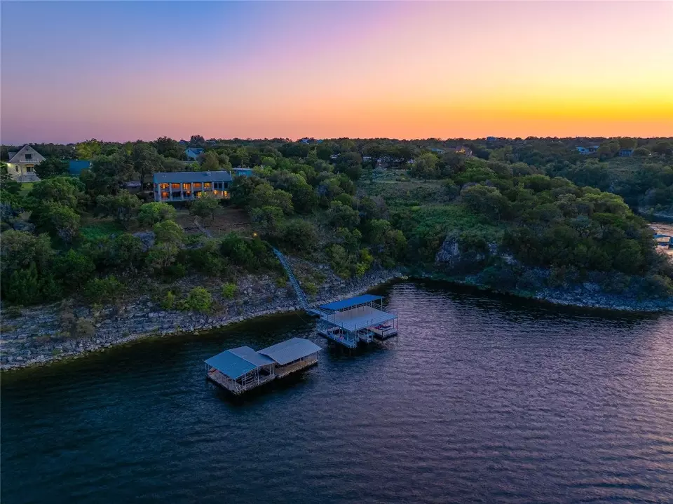 View/Area - 18106 Travis Cir, Lago Vista, TX 78645 photo 2 of 11
