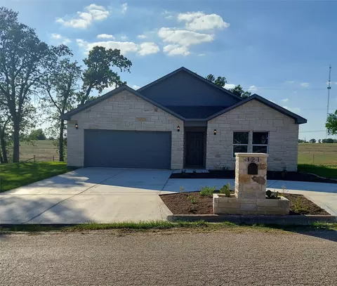 121 Spanish Oak Trl, Cameron, TX 76520