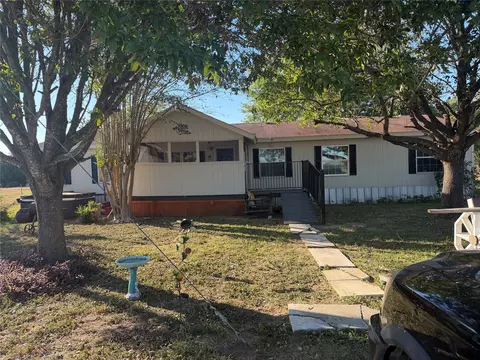 2198 Fm 1704, Elgin, TX 78621