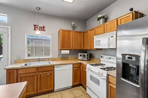 Kitchen - 311 Utterback St # A, Kyle, TX 78640 photo 4 of 5