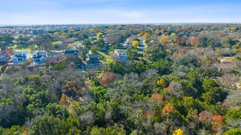 1316 E Applegate Dr, Austin, TX 78753 photo 3