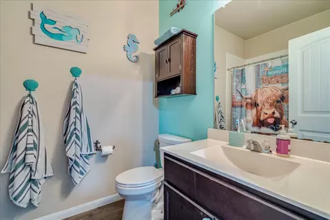 Bath - 202 Hess Dr, Kyle, TX 78640 photo 2 of 2