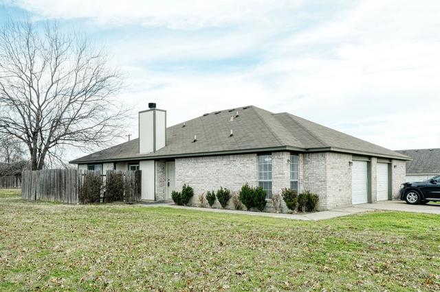 111 Axis Deer Trl, Hutto, TX 78634