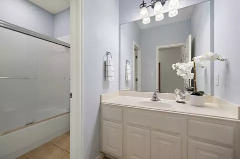 Bath - 16308 Double Eagle Dr, Austin, TX 78717 photo 3 of 5