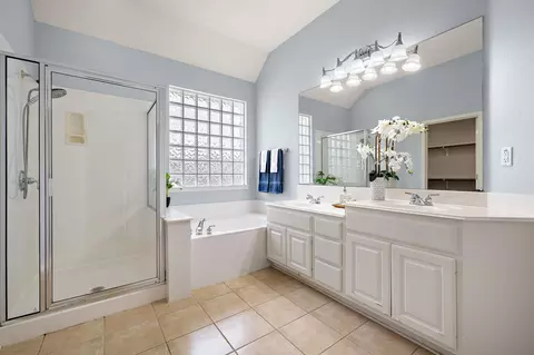 Bath - 16308 Double Eagle Dr, Austin, TX 78717 photo 1 of 5