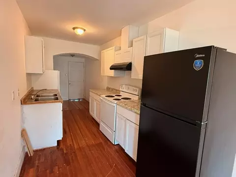 Kitchen - 323 E Avenue C Ave, Robstown, TX 78380 photo 1 of 3