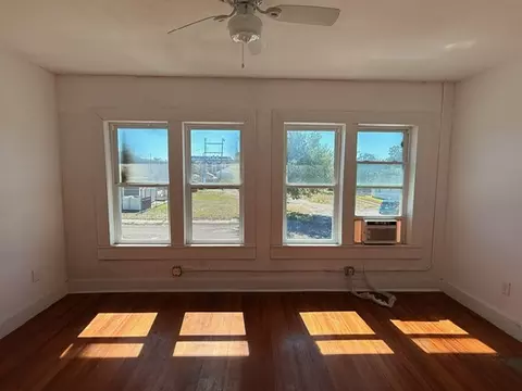 Living - 323 E Avenue C Ave, Robstown, TX 78380 photo 4 of 5