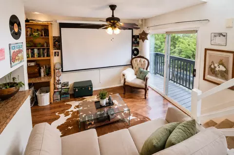 912 W 22 12 St #F, Austin, TX 78705
