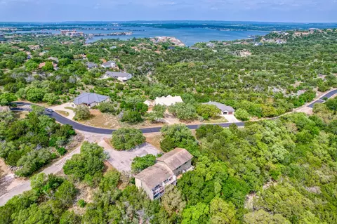 801 Grassy Knl #B, Horseshoe Bay, TX 78657