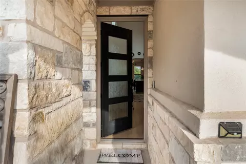Entry Way - 113 Dycus Bnd, Liberty Hill, TX 78642 photo 1 of 6