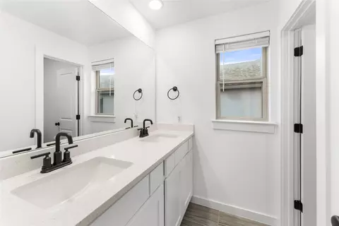 Bath - 113 Dycus Bnd, Liberty Hill, TX 78642 photo 5 of 5