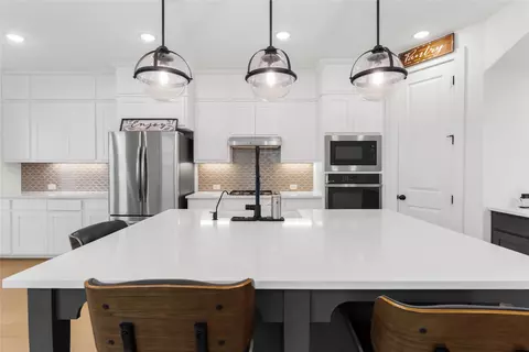 Kitchen - 113 Dycus Bnd, Liberty Hill, TX 78642 photo 3 of 4