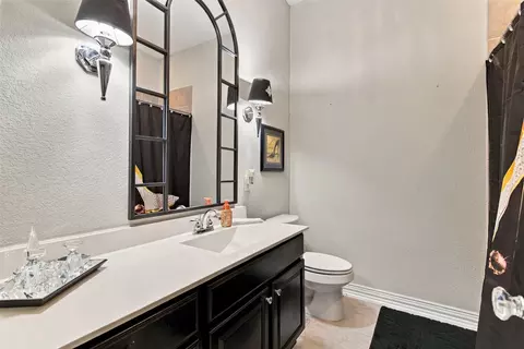 Bath - 381 Betony Loop, Buda, TX 78610 photo 4 of 5