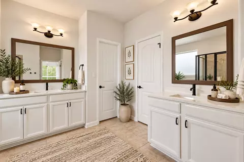 Bath - 608 Wincliff Dr, Buda, TX 78610 photo 1 of 4