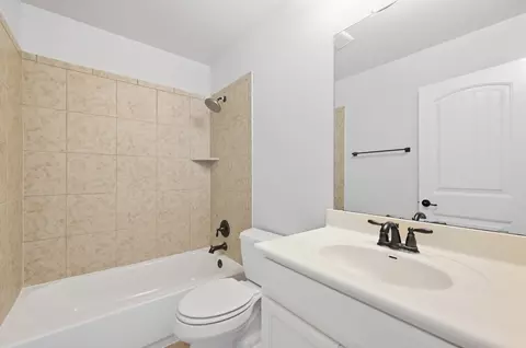 Bath - 608 Wincliff Dr, Buda, TX 78610 photo 4 of 4